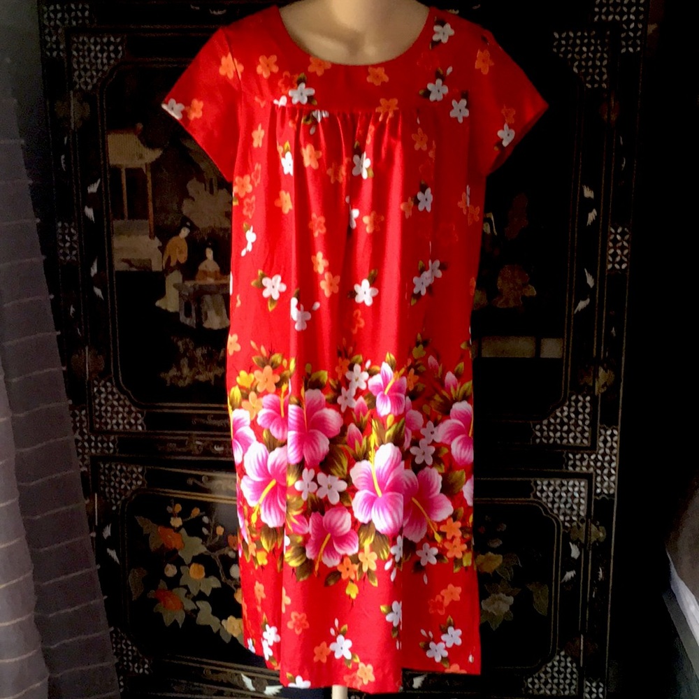 HAWAIIAN VINTAGE MUU MUU
